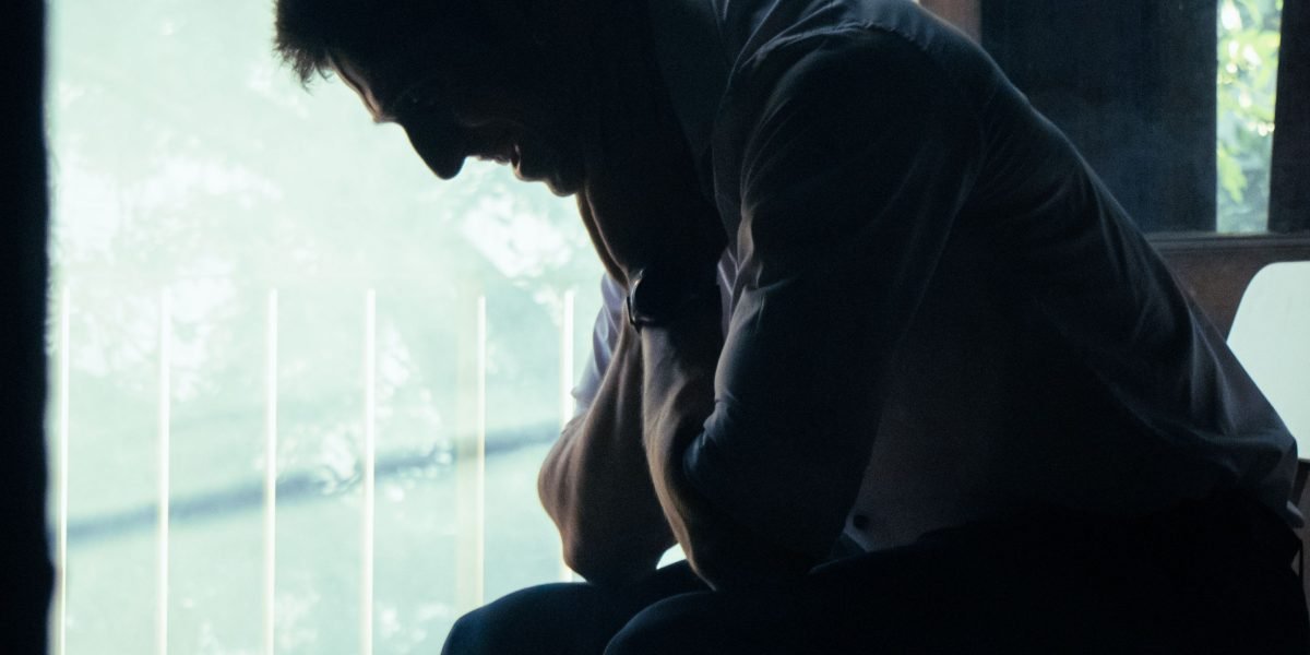Loneliness can manifest as a heavy knot in the chest, a quiet house, and a feeling of disconnect.